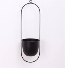 Be-Inspired® Hangende Bloempot Ovaal - Bloempot Binnen - Voor Hangplant – Plant Bloem Pot Met Opknoping – Plantenhanger - Plantenbak - Industrieel – Scandinavisch - Metaal - Zwart 13 Be-Inspired® Hangende Bloempot Ovaal - Bloempot Binnen - Voor Hangplant – Plant Bloem Pot Met Opknoping – Plantenhanger - Plantenbak - Industrieel – Scandinavisch - Metaal - Zwart -Buitentuinwinkel 1147x1200 1