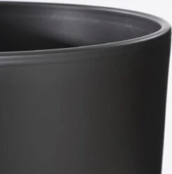 Mica Decorations Tusca Bloempot - H25 X Ø28 Cm - Mat - Zwart 9 Mica Decorations Tusca Bloempot - H25 X Ø28 Cm - Mat - Zwart -Buitentuinwinkel 1187x1200 3