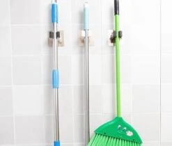 Bezem Houder - Zelfklevend - Zilverkleurig 12 Bezem Houder - Zelfklevend - Zilverkleurig -Buitentuinwinkel 1200x1022 2