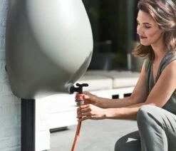 Elho Pure Raindrop 70L - Geel/Oker 28 Elho Pure Raindrop 70L - Geel/Oker -Buitentuinwinkel 1200x1028 4