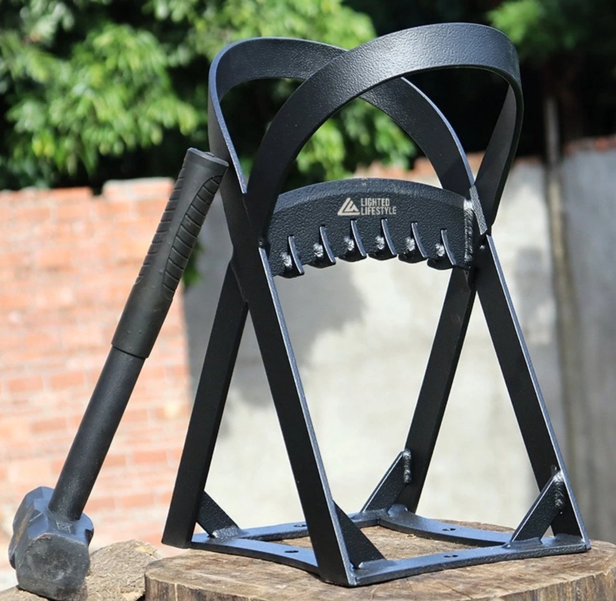 Lighted Lifestyle™| Houtklover Voor Aanmaakhout Incl. Kloofhamer - Houtsplijter - Houtkliever - Snel Haardhout - Gietijzer - Incl. Schroeven 3 Lighted Lifestyle™| Houtklover Voor Aanmaakhout Incl. Kloofhamer - Houtsplijter - Houtkliever - Snel Haardhout - Gietijzer - Incl. Schroeven