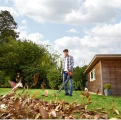 Black & Decker BLACK+DECKER BEBLV300SB-QS Bladblazer - 404 Km/u - 3000W - Zuig-/blaasfunctie - Gesnoerd -Buitentuinwinkel 1200x1195 16