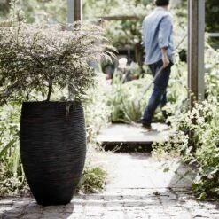 Capi Europe - Vaas Elegant Deluxe Rib NL - 40x60 - Zwart - Voor Binnen En Buiten - KBLR1131 -Buitentuinwinkel 1200x1200 1144