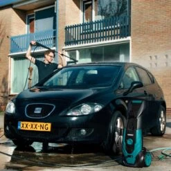 VONROC Hogedrukreiniger V18-2 1800W – 140 Bar – 420 L/h – Incl. 8m Slang, Geïntegreerde Reinigingsmiddelen Tank, Terrasreiniger, Spuitstukken En Accessoires -Buitentuinwinkel 1200x1200 1227