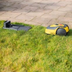 Powerplus POWXG6305 Robotmaaier - 18V - Voor Gazons Tot Ca. 500m² - Maaibreedte 180mm - Incl. Laadstation En Accessoires -Buitentuinwinkel 1200x1200 1493