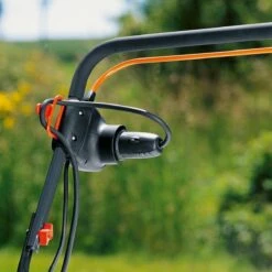 GARDENA EVC 1000 Verticuteermachine - Werkbreedte 30 Cm - Werkgebied 600m2 -Buitentuinwinkel 1200x1200 1824