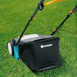 GARDENA EVC 1000 Verticuteermachine - Werkbreedte 30 Cm - Werkgebied 600m2 -Buitentuinwinkel 1200x1200 1829