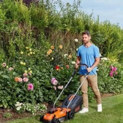 Black & Decker BLACK+DECKER BCMW3318N-XJ Grasmaaier - 18V - 33cm - Excl. Accu & Lader -Buitentuinwinkel 1200x1200 1851