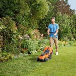 Black & Decker BLACK+DECKER BCMW3318N-XJ Grasmaaier - 18V - 33cm - Excl. Accu & Lader -Buitentuinwinkel 1200x1200 1854