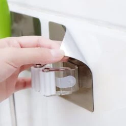 Bezem Houder - Zelfklevend - Zilverkleurig 11 Bezem Houder - Zelfklevend - Zilverkleurig -Buitentuinwinkel 1200x1200 1904