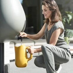 Elho Pure Raindrop 70L - Geel/Oker 37 Elho Pure Raindrop 70L - Geel/Oker -Buitentuinwinkel 1200x1200 339