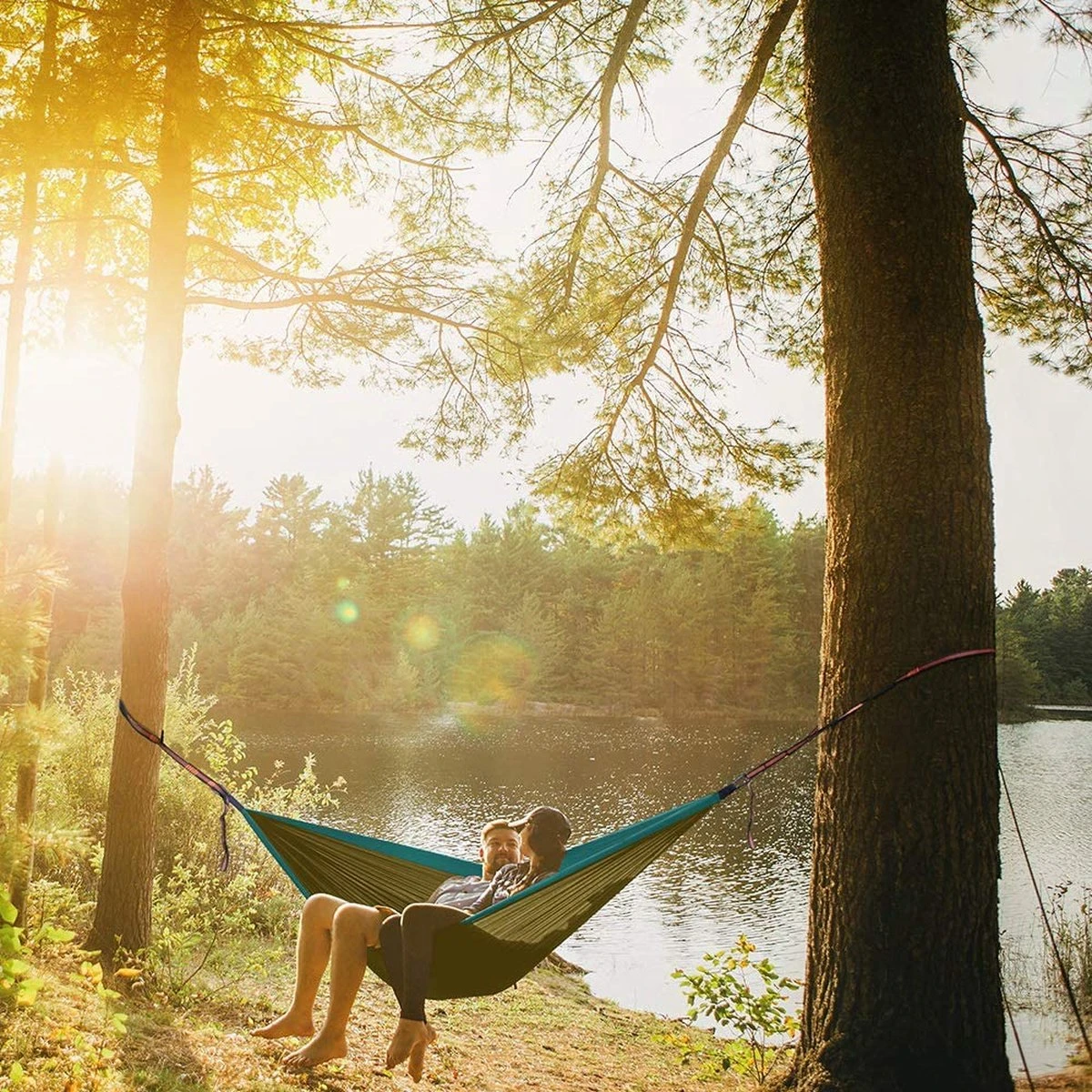 Kanyon Hangmat - Incl. Karabijnhaken En Riemen - Licht Parachutestof - 260 X 140 Cm - Tot 200kg - Groen/Khaki 9 Kanyon Hangmat - Incl. Karabijnhaken En Riemen - Licht Parachutestof - 260 X 140 Cm - Tot 200kg - Groen/Khaki - Afbeelding 7