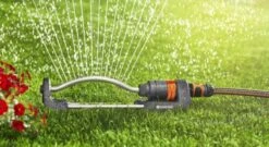 GARDENA - Zwenksproeier Aqua S - Tuinsproeier - 90 Tot 220 M² -Buitentuinwinkel 1200x657