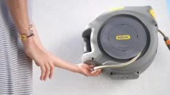 Hozelock AutoReel Slangenhouder / Wandslangbox 20m - Ø12,5mm 28 Hozelock AutoReel Slangenhouder / Wandslangbox 20m - Ø12,5mm -Buitentuinwinkel 1200x675 3