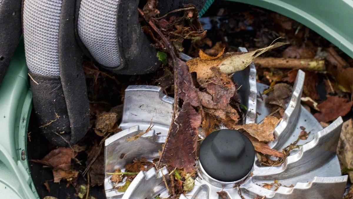 Bosch UniversalGardenTidy 3000 Bladblazer - Op Snoer - 3000 W 10 Bosch UniversalGardenTidy 3000 Bladblazer - Op Snoer - 3000 W - Afbeelding 8