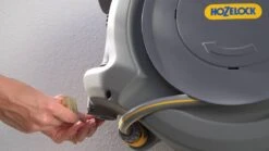 Hozelock AutoReel Slangenhouder / Wandslangbox 20m - Ø12,5mm 31 Hozelock AutoReel Slangenhouder / Wandslangbox 20m - Ø12,5mm -Buitentuinwinkel 1200x675 4