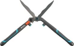 GARDENA - 2 In 1 EnergyCut Heggenschaar - 2.5x Meer Kracht - Totale Lengte 60 Cm -Buitentuinwinkel 1200x759
