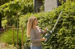 GARDENA - ComfortCut 50/18V-P4A Ready-To-Use Set - Heggenschaar -Buitentuinwinkel 1200x799 138