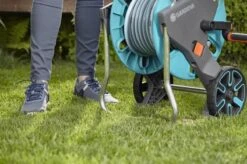 GARDENA - AquaRoll CleverRoll S Set Slangenwagen - Incl. 20 M Slang - Maximaal 40 M Opbergcapaciteit -Buitentuinwinkel 1200x799 41