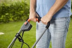 GARDENA - Powermax 32 - Grasmaaier (gemotoriseerd) - Maaibreedte 32 Cm - Gazons Tot 200 M2 -Buitentuinwinkel 1200x799 82