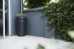 Elho Green Basics Regenton - Regenton - Living Black - Buiten - 200 Liter -Buitentuinwinkel 1200x800 39