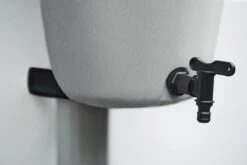 Elho Green Basics Rain Catcher 33 - Regenton Voor Balkonbuiten - Ø 33.5 X H 73.5 Cm - Grijs/Living Concrete -Buitentuinwinkel 1200x800 58