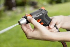 GARDENA - Premium Reinigingssproeier Spuitpistool - Metaal - Voor Reiniging En Bewatering -Buitentuinwinkel 1200x801 5