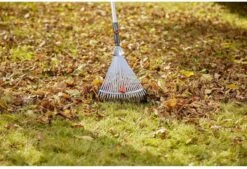 GARDENA Combisysteem Bladhark Hark - Werkbreedte Verstelbaar 30/50 Cm - Aanbevolen Steellengte 130 Cm 15 GARDENA Combisysteem Bladhark Hark - Werkbreedte Verstelbaar 30/50 Cm - Aanbevolen Steellengte 130 Cm -Buitentuinwinkel 1200x823 6