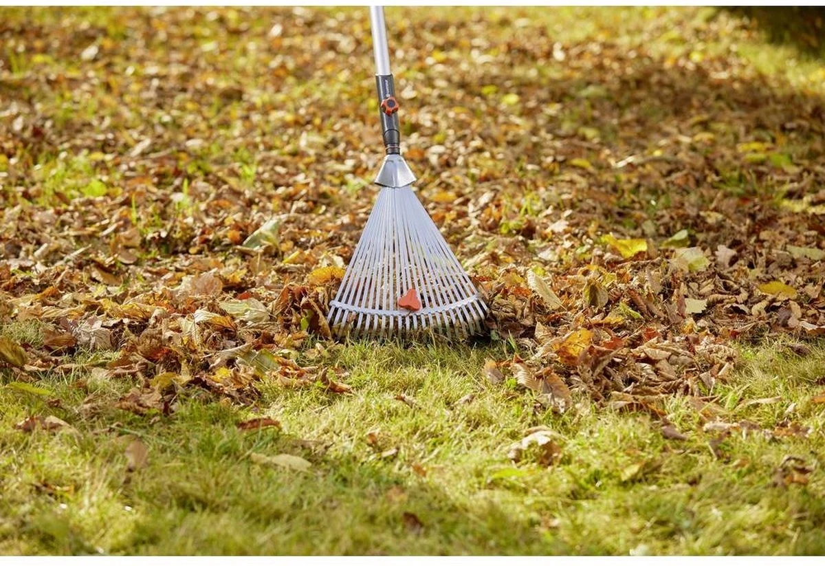GARDENA Combisysteem Bladhark Hark - Werkbreedte Verstelbaar 30/50 Cm - Aanbevolen Steellengte 130 Cm 8 GARDENA Combisysteem Bladhark Hark - Werkbreedte Verstelbaar 30/50 Cm - Aanbevolen Steellengte 130 Cm - Afbeelding 6