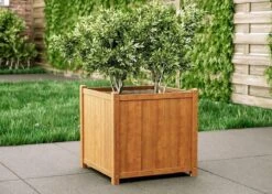 Houten Plantenbak Met Wieltjes 50x50 - Geolied Duurzaam FSC Acaciahout – Bloembak Buiten - Plantenbakken Buiten - Perfecthomeshop 21 Houten Plantenbak Met Wieltjes 50x50 - Geolied Duurzaam FSC Acaciahout – Bloembak Buiten - Plantenbakken Buiten - Perfecthomeshop -Buitentuinwinkel 1200x857 2