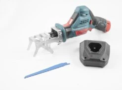 Güde Universele Accu Takkenzaag UAS 12V | 2700 1/min | 1,39 Kg | Universeel Hand Reciprozaag | 2Ah 8 Güde Universele Accu Takkenzaag UAS 12V | 2700 1/min | 1,39 Kg | Universeel Hand Reciprozaag | 2Ah -Buitentuinwinkel 1200x889