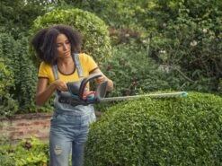 GARDENA - ComfortCut 50/18V-P4A Ready-To-Use Set - Heggenschaar -Buitentuinwinkel 1200x899 20