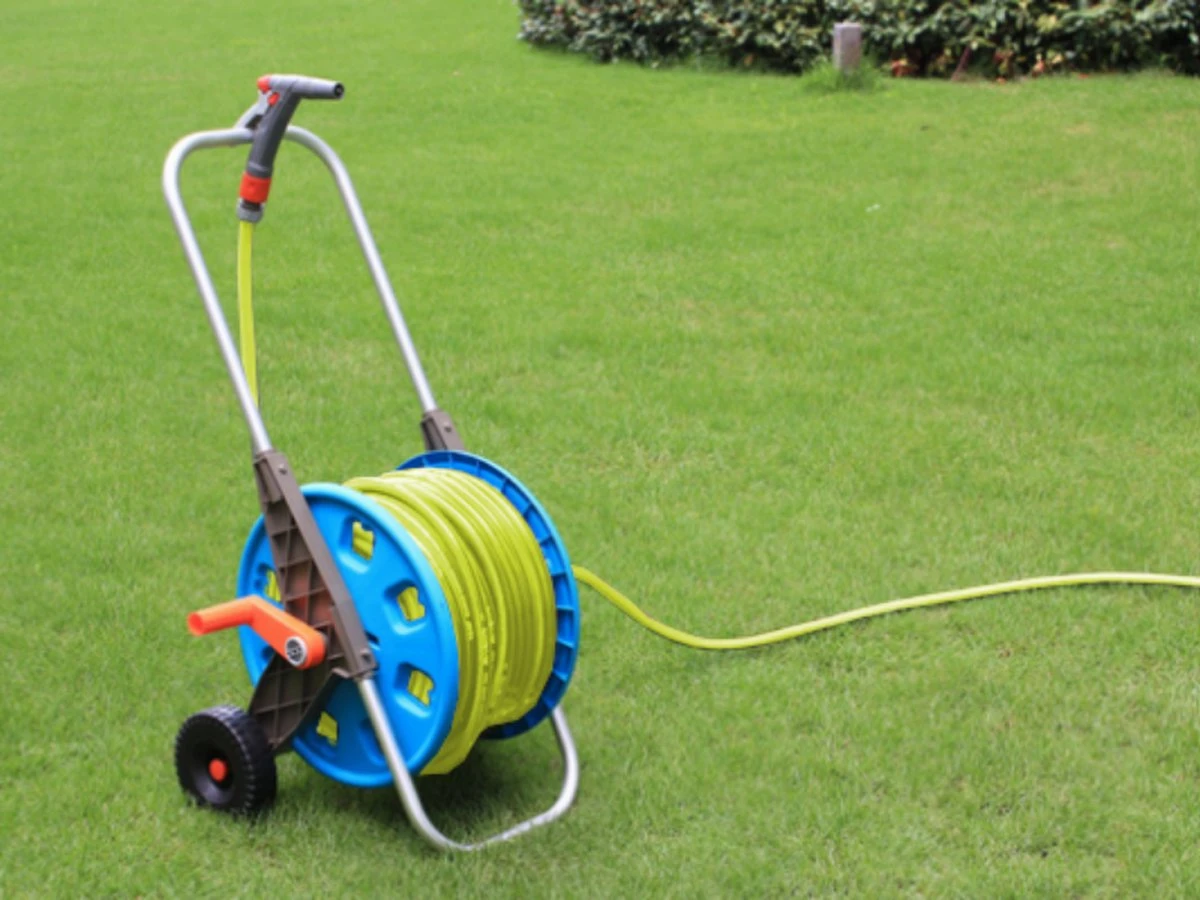 Slangenwagen Met 50 Meter Tuinslang | Eagle Garden | Incl. Spuitkopstuk En Connectors | Geel 5 Slangenwagen Met 50 Meter Tuinslang | Eagle Garden | Incl. Spuitkopstuk En Connectors | Geel - Afbeelding 3