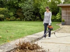 Black & Decker BLACK+DECKER BEBLV301 Bladblazer - Blaas En Zuigfunctie - Rugzak Als Opvangzak 26 Black & Decker BLACK+DECKER BEBLV301 Bladblazer - Blaas En Zuigfunctie - Rugzak Als Opvangzak -Buitentuinwinkel 1200x900 67