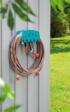 GARDENA Slanghouder - Incl. Opbergruimte Voor GARDENA Aansluitstukken -Buitentuinwinkel 755x1200