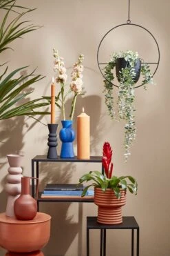 Mica Decorations Dexter Bloempot Hangend - L34 X B14 X H65 Cm - Zwart -Buitentuinwinkel 799x1200 33