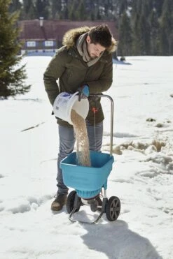 GARDENA Strooiwagen XL Strooikar - 800m2 - 18 Liter 15 GARDENA Strooiwagen XL Strooikar - 800m2 - 18 Liter -Buitentuinwinkel 799x1200 72