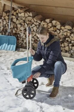 GARDENA Strooiwagen XL Strooikar - 800m2 - 18 Liter 16 GARDENA Strooiwagen XL Strooikar - 800m2 - 18 Liter -Buitentuinwinkel 799x1200 73