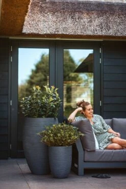 Capi Europe - Vaas Elegant Deluxe Rib NL - 40x60 - Zwart - Voor Binnen En Buiten - KBLR1131 -Buitentuinwinkel 800x1200 170