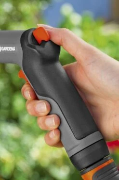 GARDENA - Classic Reinigingspistool - Spuitpistool - Traploos Instelbaar -Buitentuinwinkel 800x1200 29