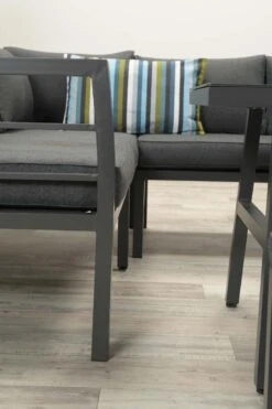 Blakes Lounge Diningset - 4 Delig - Donker Grijs 30 Blakes Lounge Diningset - 4 Delig - Donker Grijs -Buitentuinwinkel 800x1200 310
