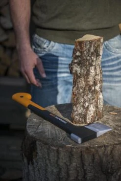 Fiskars Kloofbijl X11 - S - 44 Cm 13 Fiskars Kloofbijl X11 - S - 44 Cm -Buitentuinwinkel 801x1200 29