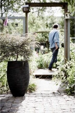 Capi Europe - Vaas Elegant Deluxe Rib NL - 56x84 - Zwart - Voor Binnen En Buiten - KBLR1132 -Buitentuinwinkel 803x1200 2