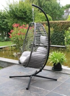 Lowander Egg Hangstoel Cocoon - Voor Binnen & Buiten - Met Standaard - Incl. Kussens -Buitentuinwinkel 878x1200 6