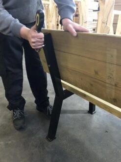 MaximaVida Set Industriële Bankpoten New York- Zwart Gecoat - Maak Zelf Je Bank 16 MaximaVida Set Industriële Bankpoten New York- Zwart Gecoat - Maak Zelf Je Bank -Buitentuinwinkel 900x1200 83